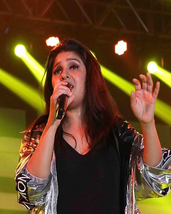 sunidhi chauhan